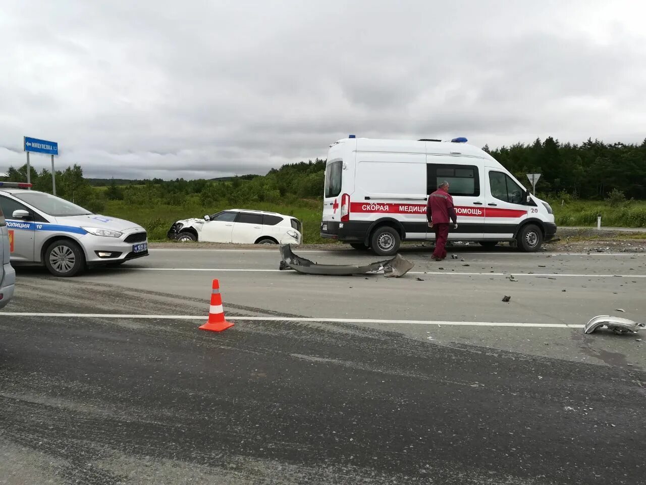 Чеб ру происшествия. Авария на трассе автобус с Тойота Корсаков Южно Сахалинск. Мицулевка Сахалинская область.