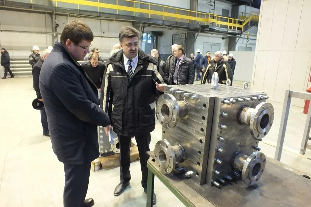 Нефтегазовое машиностроение. Тюменский завод нефтегазового оборудования. Резервуар нефтяной ссср. Завод нефтепроммаш тюмень. Херсонский механический завод.