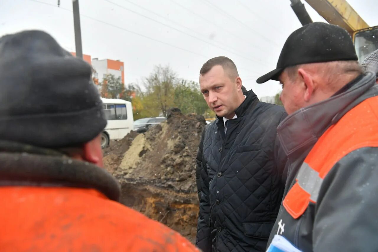 Новости сегодняшнего вечера. Губернатор Саратовской области. Авария на теплотрассе сегодня Саратов. Авария на технической Саратов.