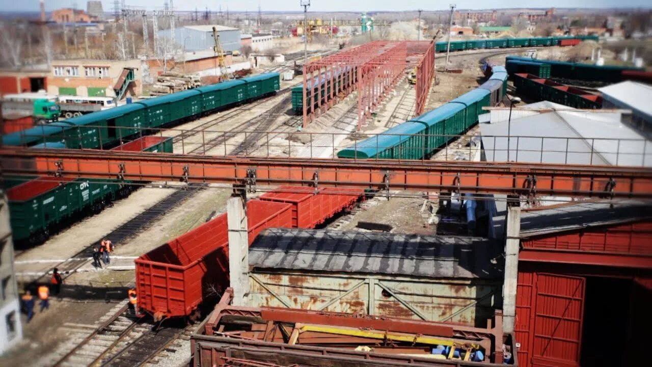 Вагоностроительный завод калининград. Изотермический вагон армавирского машиностроительного завода. Вагонный завод в тихвине. Тверской вагоностроительный завод железнодорожное машиностроение. Вагоностроительный завод армавир.