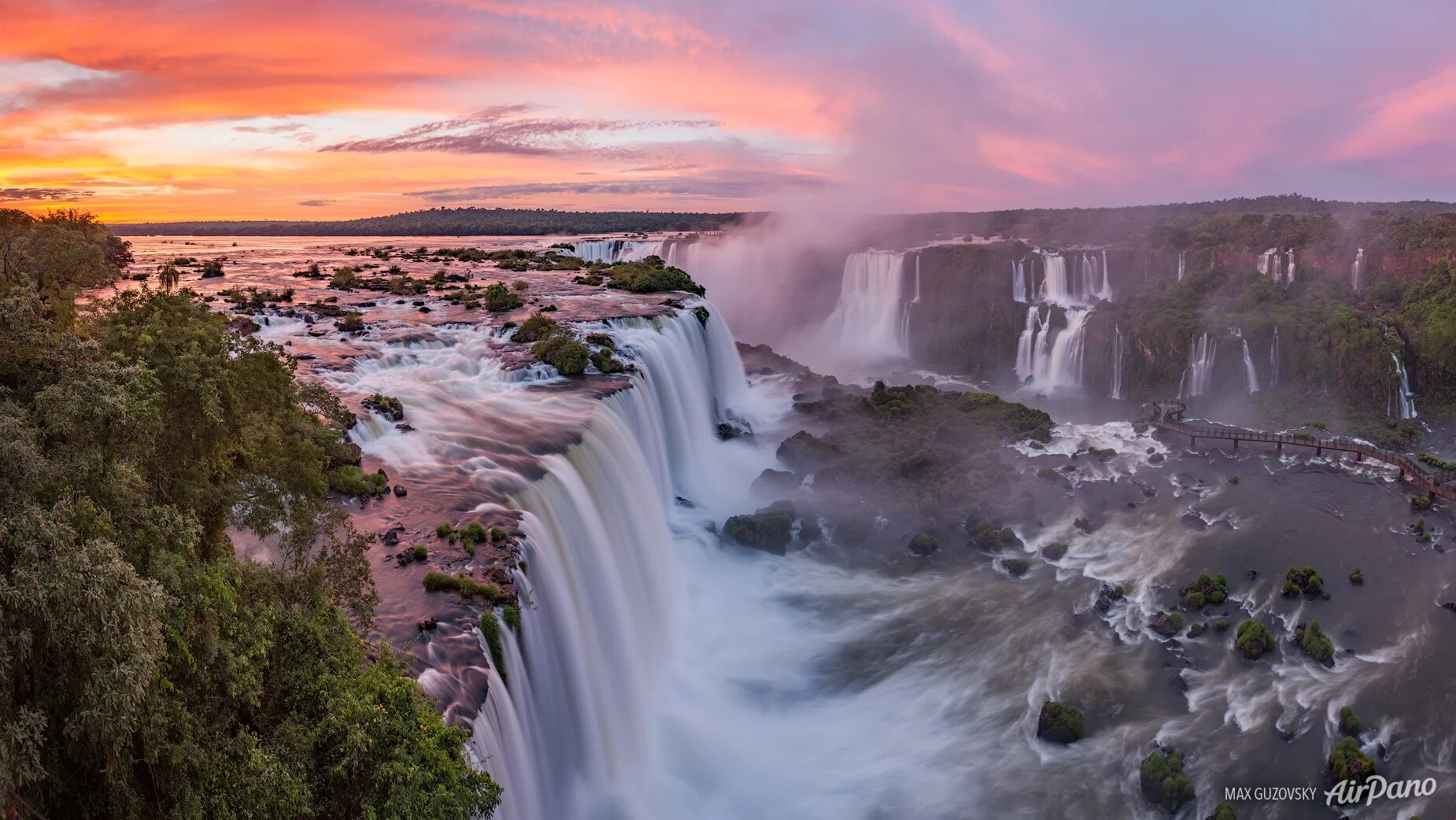 Водопады Игуасу Аргентина. Бразилия водопады Игуасу. Водопад Бразилия и Аргентина. Каскад водопадов Игуасу. Буэнос айрес внутренние воды