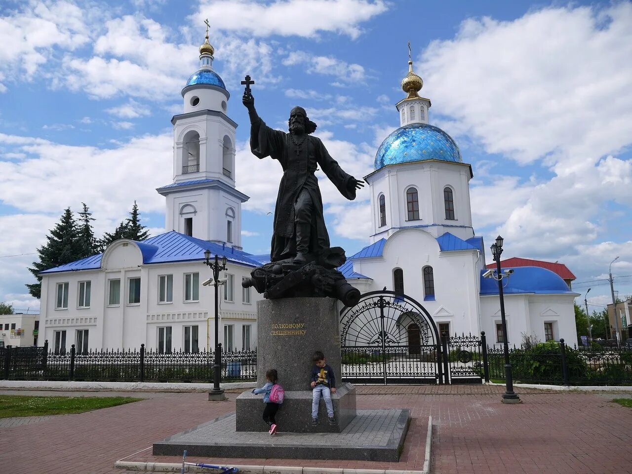 Малый ярославец достопримечательности. Монумент малоярославец. Малый ярославец калужская область. Малоярославец парк 1812. Смотровая площадка малоярославец.