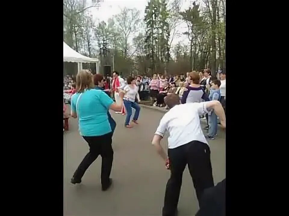 Сокольники танцы видео. Танцверанда сокольники. танцы в сокольниках для пенсионеров.