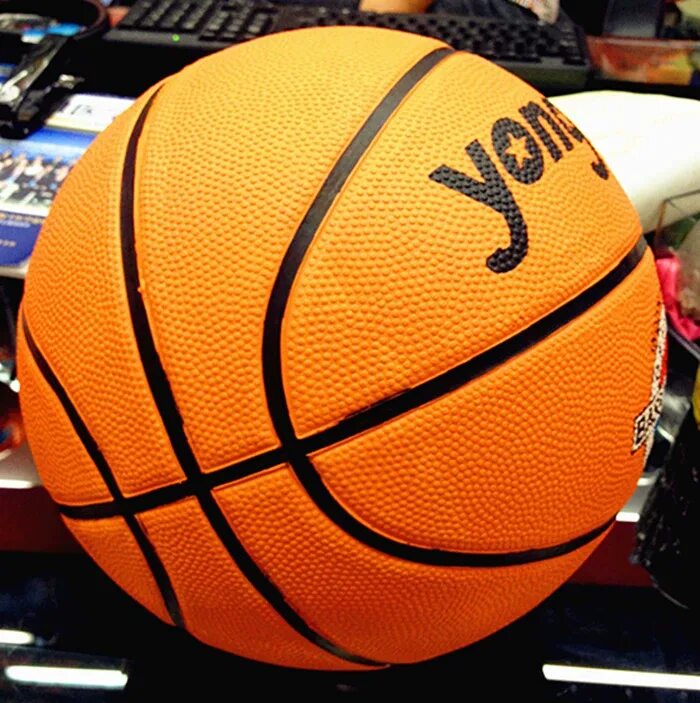 Спортивный мяч в баскетболе. Баскетбольн?й мяч баскетбольный. Триал спорт баскетбольный мяч. Шлем баскетбольный мяч f1. Мяч баскетбольный tndmtnd.