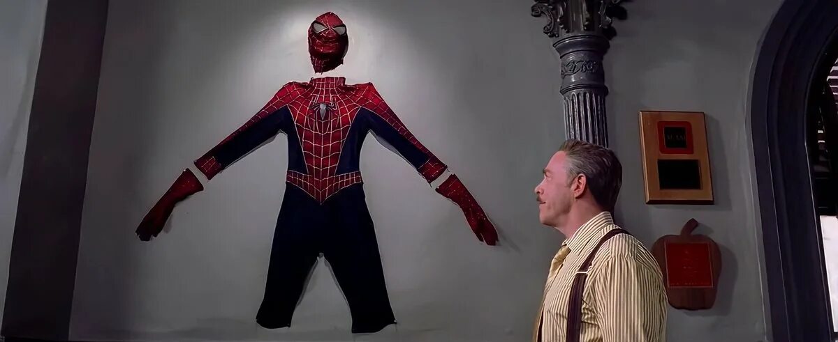 человек-паук тоби магуайр останавливает поезд. человек-паук тоби магуайр поезд. Spider man 2 тоби магуайр. питер паркер поезд.