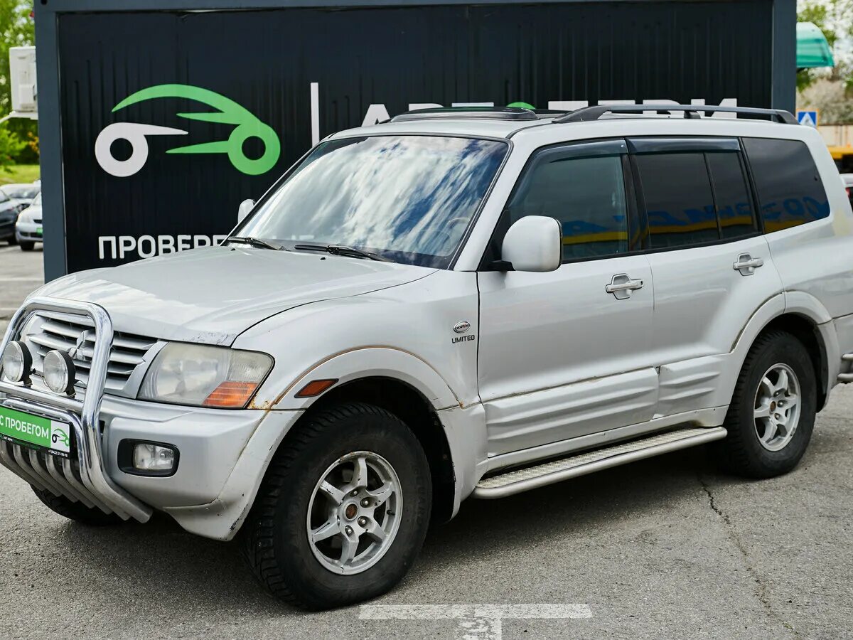 Mitsubishi montero 2001. Мицубиси Монтеро 2001. Цветок Монтеро.