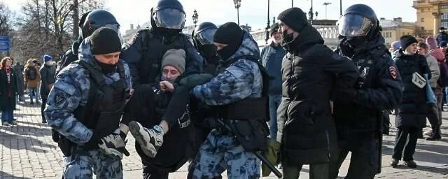 В центре москвы задержали. В центре москвы задержали