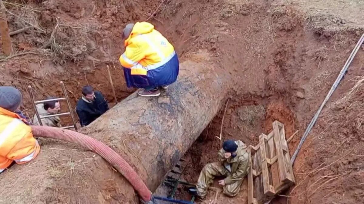 Авария на водоводе. Авария на водоводе Евпатория. Водопровод. Евпаторийский водовод.