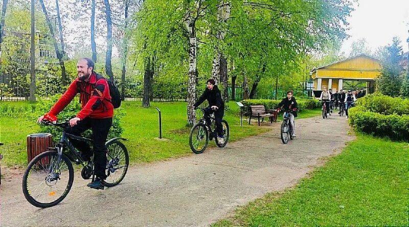 улица матросова кореновск фото. велотур в горах. путешествие на велосипеде. велосипедная дорожка. чтобы на велосипеде объехать территорию парка.