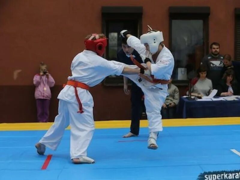 Киокусинкай москва. Киокусинкай москва. Киокушинкай каратэ красноярск. Каратэ киокушинкай кумитэ. Чемпионат ю12.
