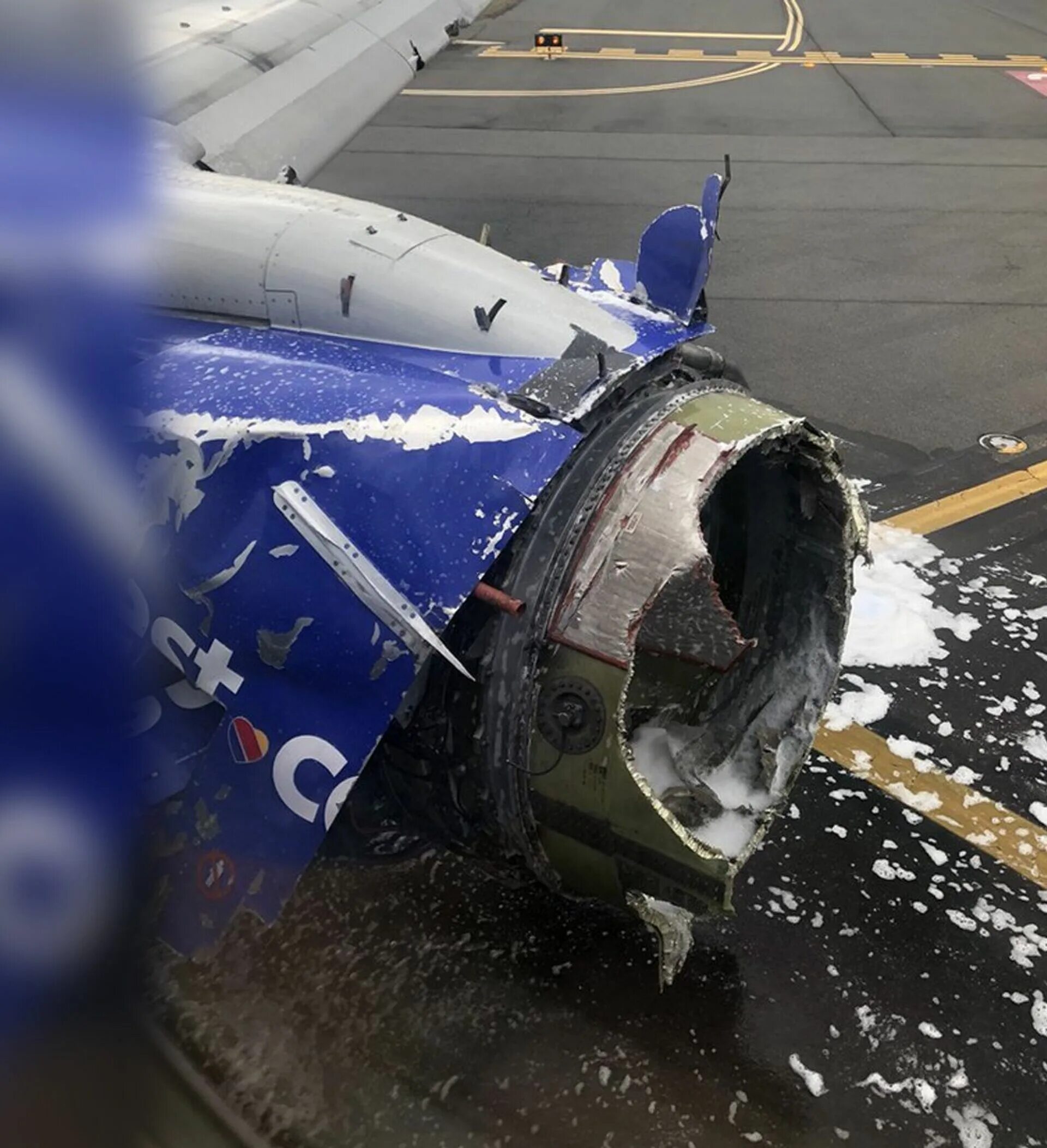 Двигатель самолёта Boeing 737. Авиакатастрофы Боинг 737 UTAIR. Двигатель Боинг 737-800. Boeing 737 Max взлёт.