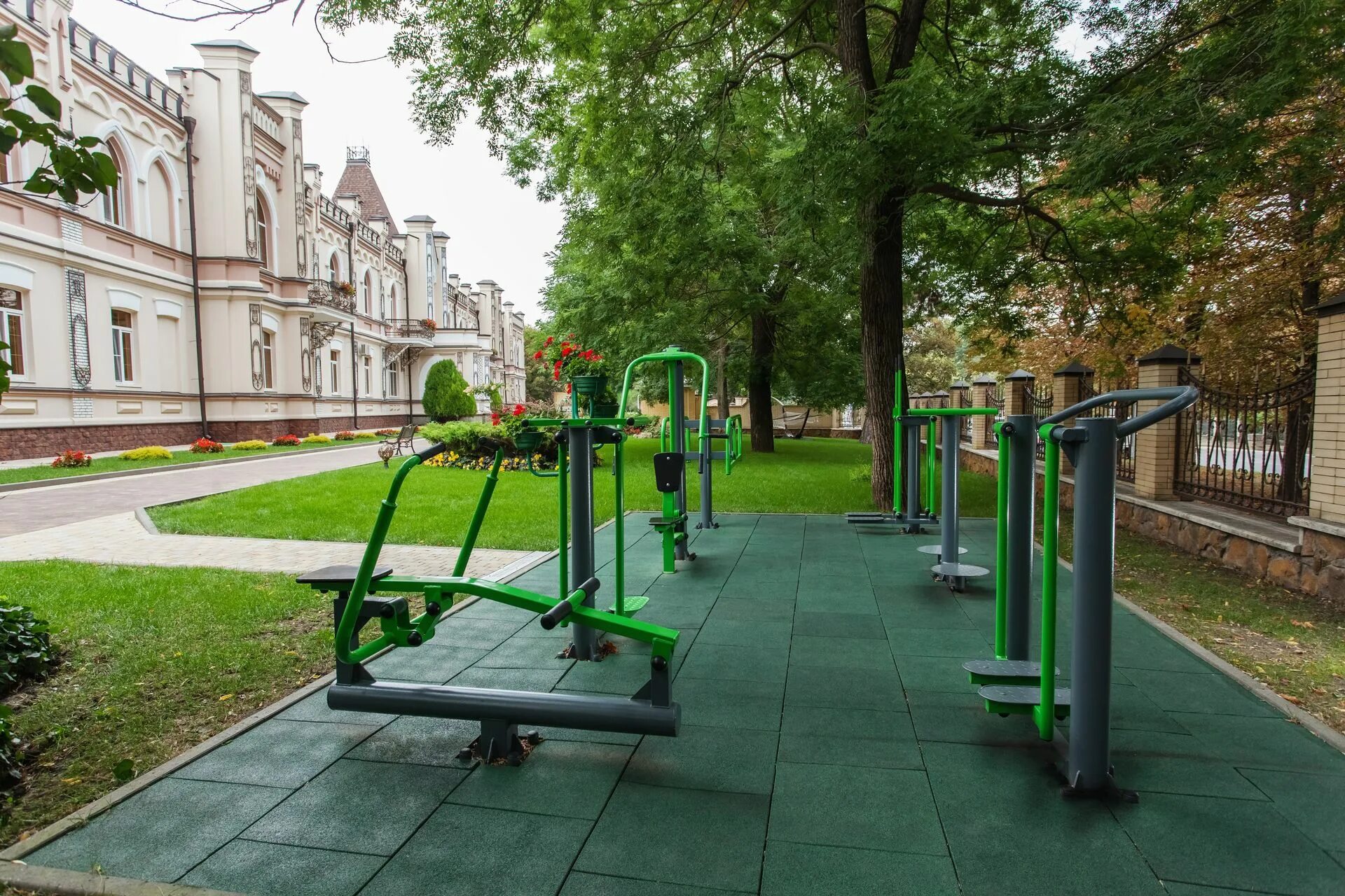 Ессентуки куда сходить с детьми. Санаторий исток ессентуки. санаторий исток ессентуки фото. исток 4* ессентуки, кавминводы.
