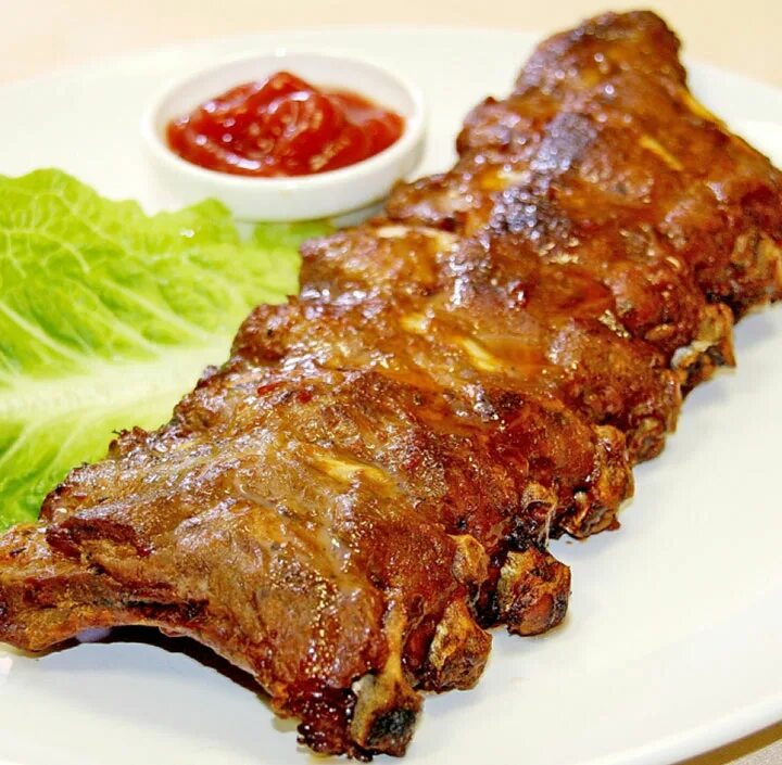 Соус для ребрышек свиных. Ребрышки в соусе фото. Ребрышки в соусе фото. Ребра в медово-горчичном соусе. Ребрышки в соусе.