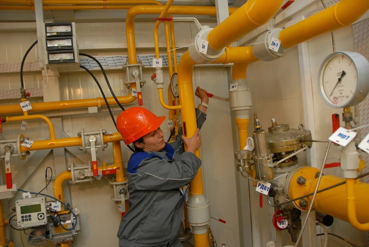 Магистральный газопровод газпром. Выполнение газовых работ. Нефтяное оборудование. Наружный газопровод. Выполнение газовых работ.