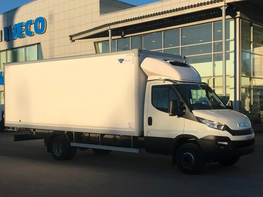 Ивеко в россии б у. Iveco Daily 70c15 рефрижератор. Ивеко Дейли рефрижератор новый. Ивеко Дэйли рефрежератор 1998. Iveco Daily белый рефрижератор.