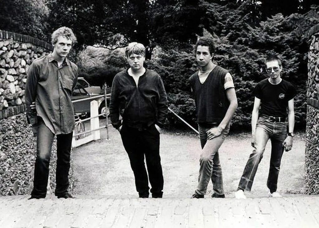 Feeling the complete. The Chameleons Band. The Sound группа 1980. Riki Group the Chameleons. The Sound Band postpunk.