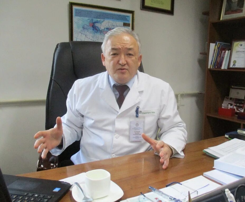 Доктор киргизов. Бишкек профессор уролог. Усупбаев. Врач Киргизия.