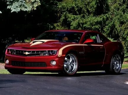 Chevrolet красная