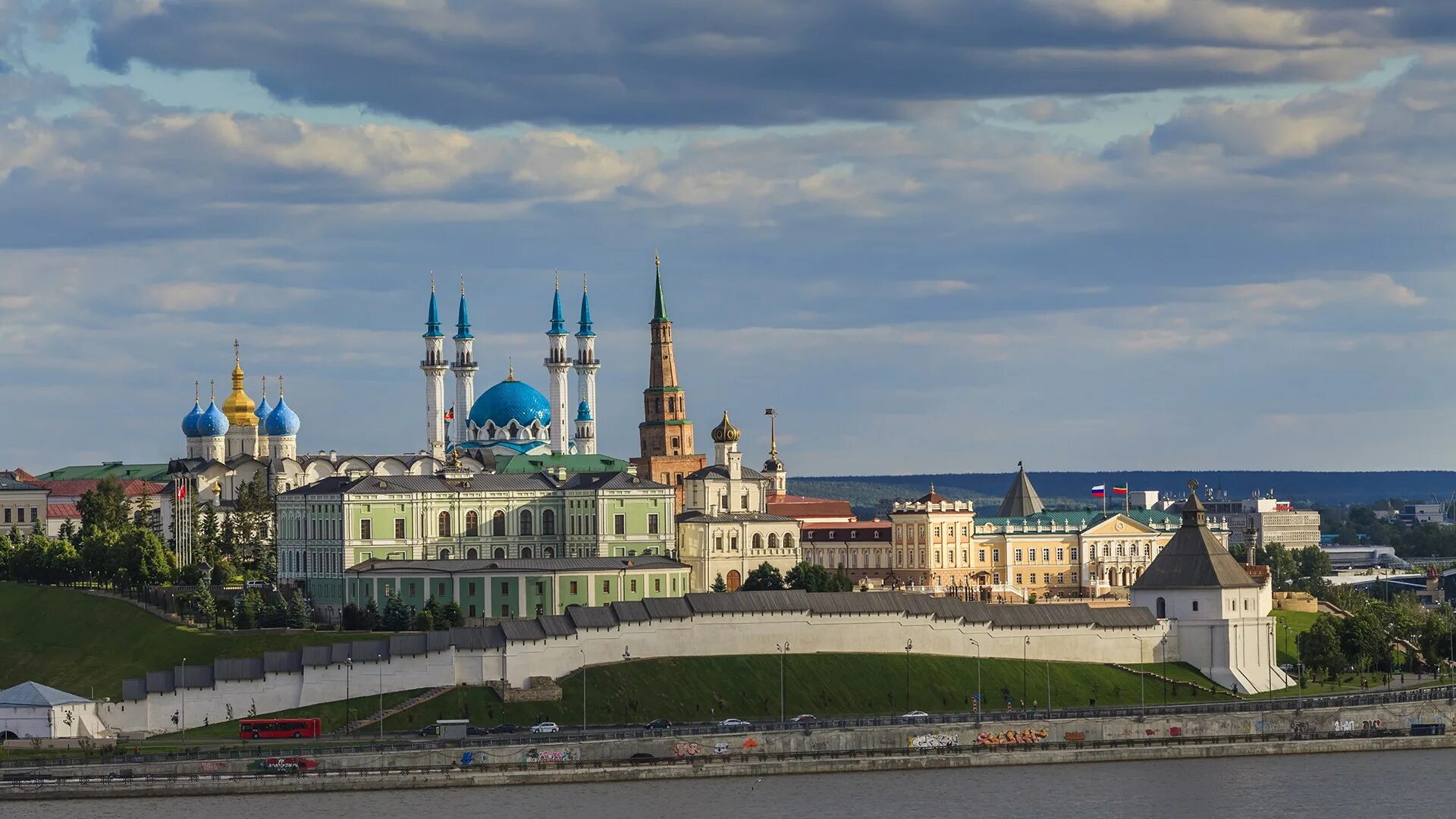 Музей-заповедник Казанский Кремль. Казанский Кремль достопримечательности Казани. Казанский Кремль Татарстан Альметьевск. Казанский Кремль ЮНЕСКО.