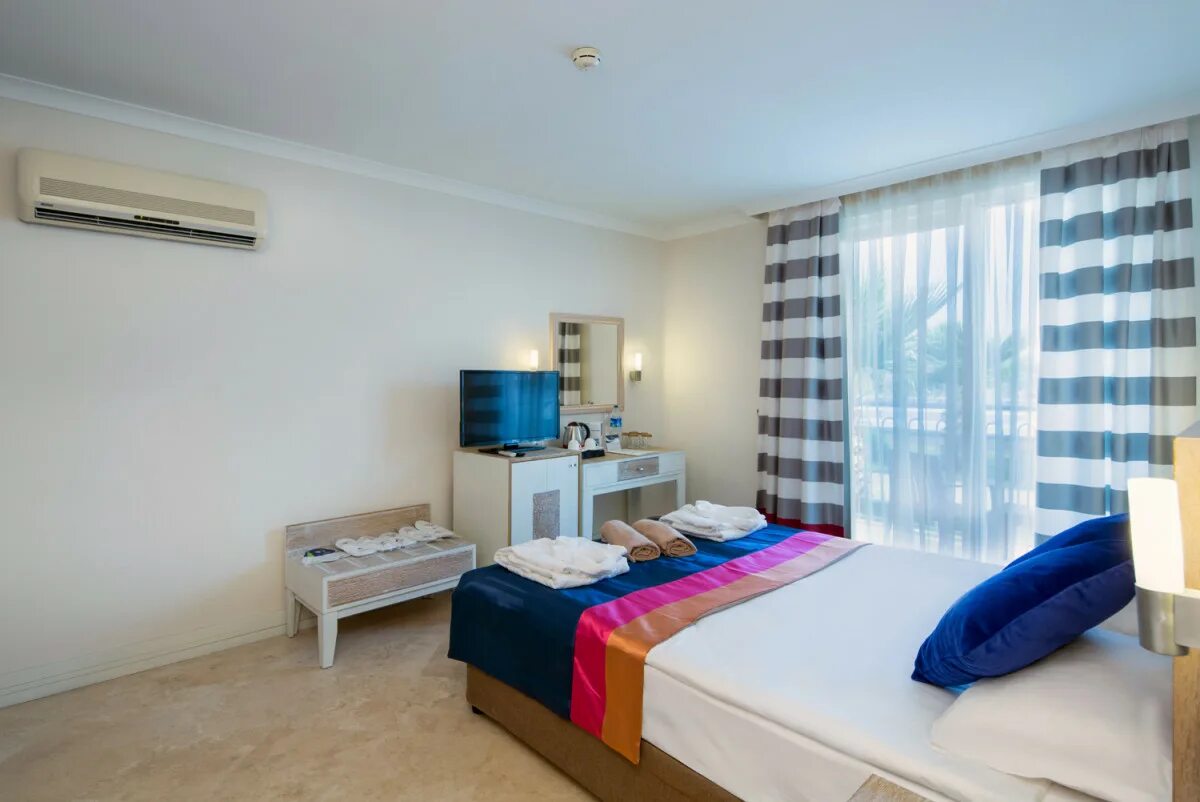 Кристалл бутик бич резорт белек турция. Отель crystal boutique beach resort. Кристалл бутик бич резорт белек турция. Crystal boutique 5 турция белек. Игл бич аруба.