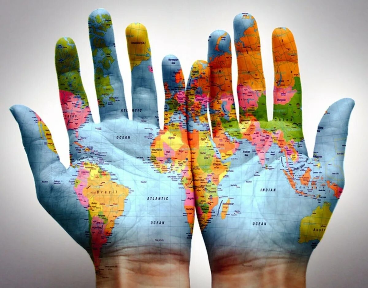 You can be the world. Мир на ладони. Мир в руках человека. Карта мира на ладонях. Креативный мир.