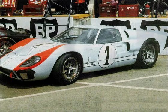 Miles форд. Форд gt40 Ken Miles. Форд ГТ 40 1966 Кен Майлз. Форд Шелби gt 40 Ле ман. Ford gt40 1966 Leman Кен Майлз.