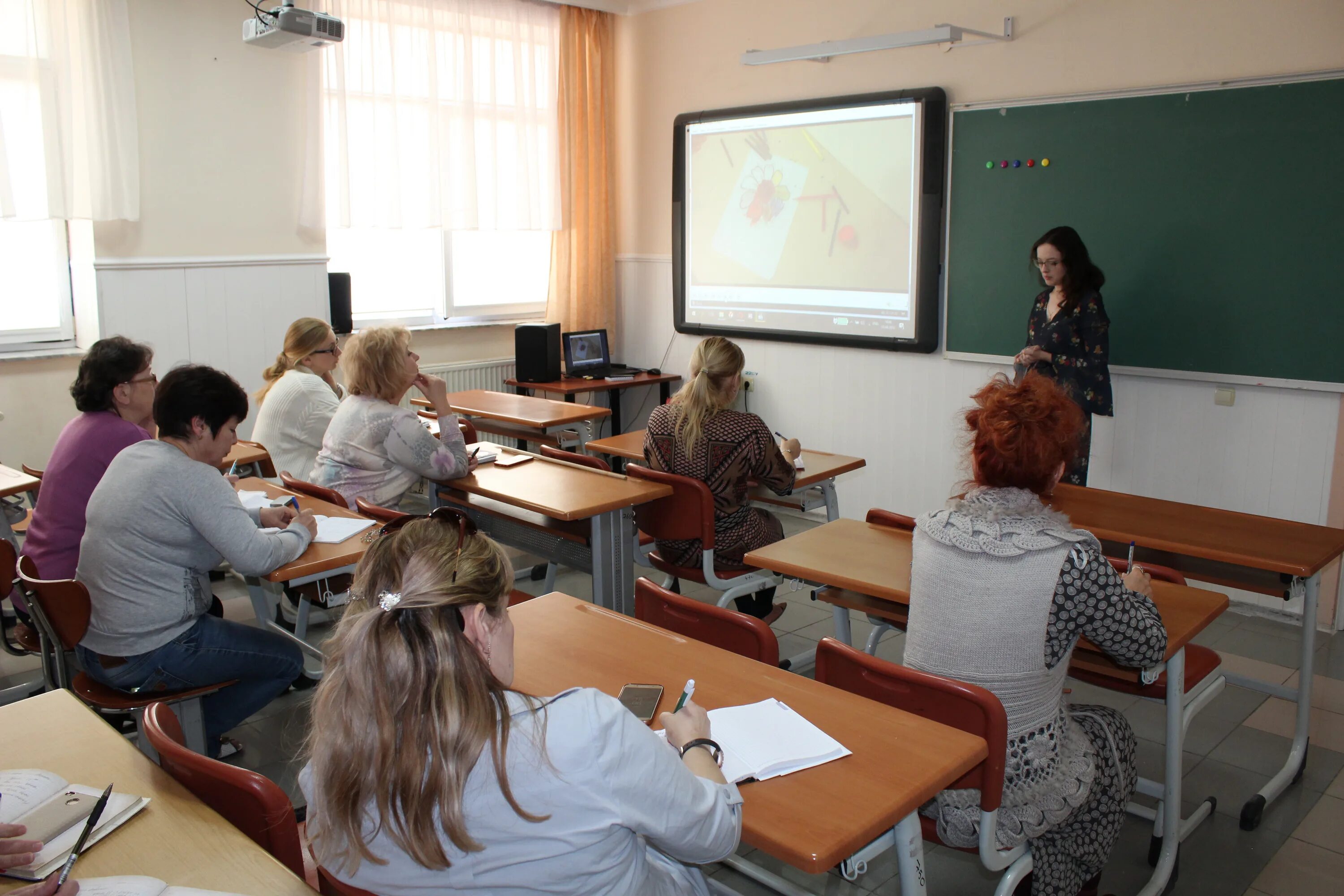 Педагогический круглый стол. Круглый стол для педагогов. Круглый стол учителей. Круглый стол в школе. Круглый стол в школе для педагогов.