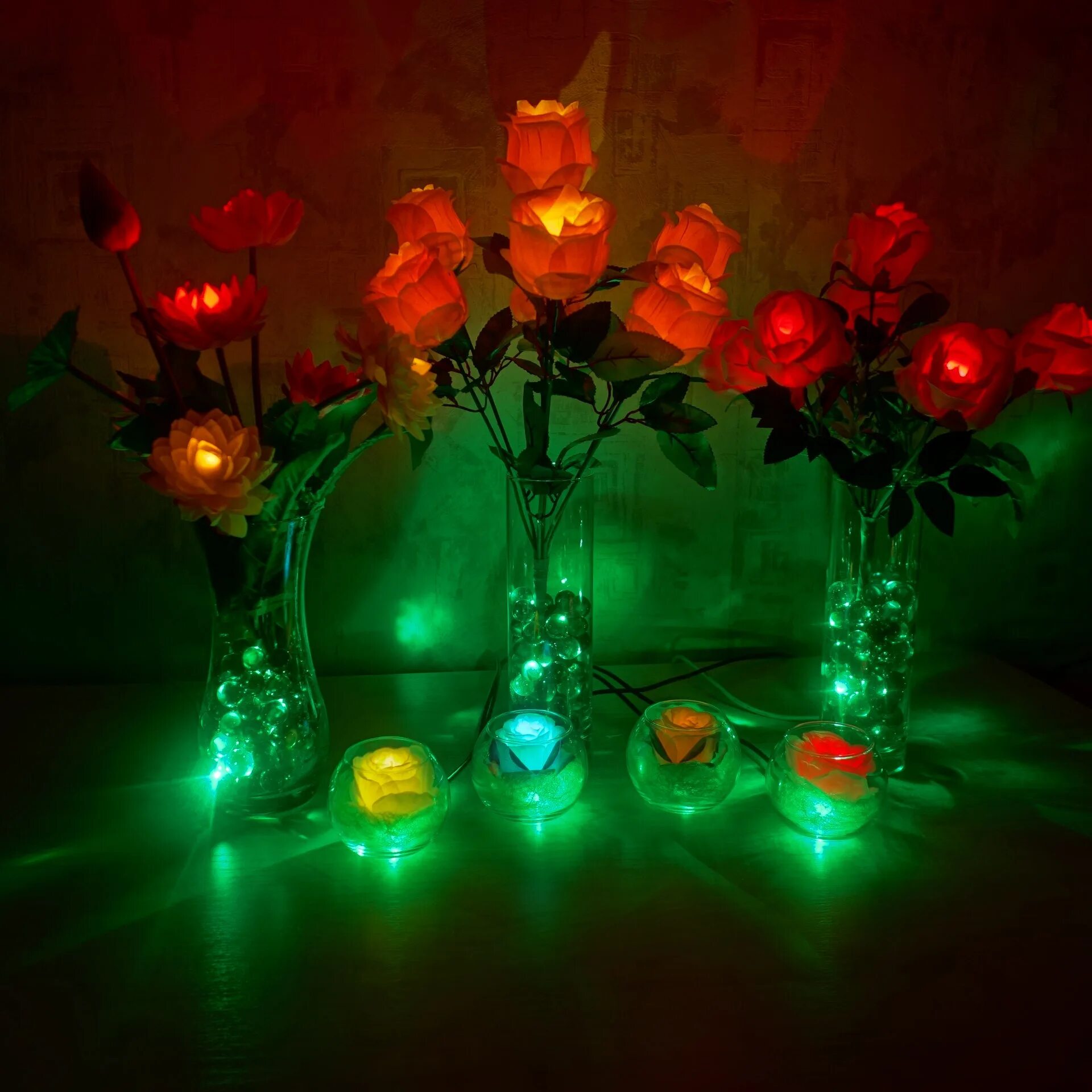 Светящиеся букеты фото. Светящиеся цветы в вазе. Светящиеся букеты. Светящиеся лампы с цветами. Светильник цветы в вазе.