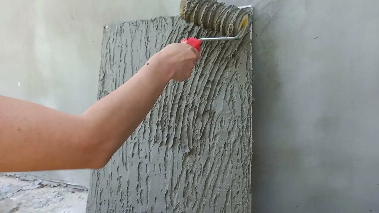 Декоративная штукатурка из плиточного клея. Декоративная штукатурка зубчатым шпателем. Декоративная штукатурка имитация камня. Декоративная штукатурка плиточным клеем своими руками. Имитация камня из плиточного клея.