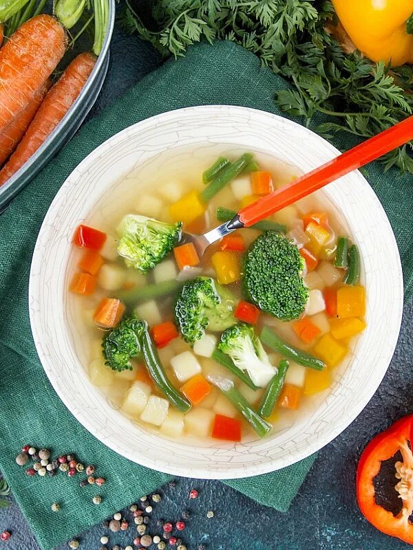 Суп с овощами калорийность. Овощной суп. Овощной суп с перцем. Овощи для супа. Суп с морковью и перцем.