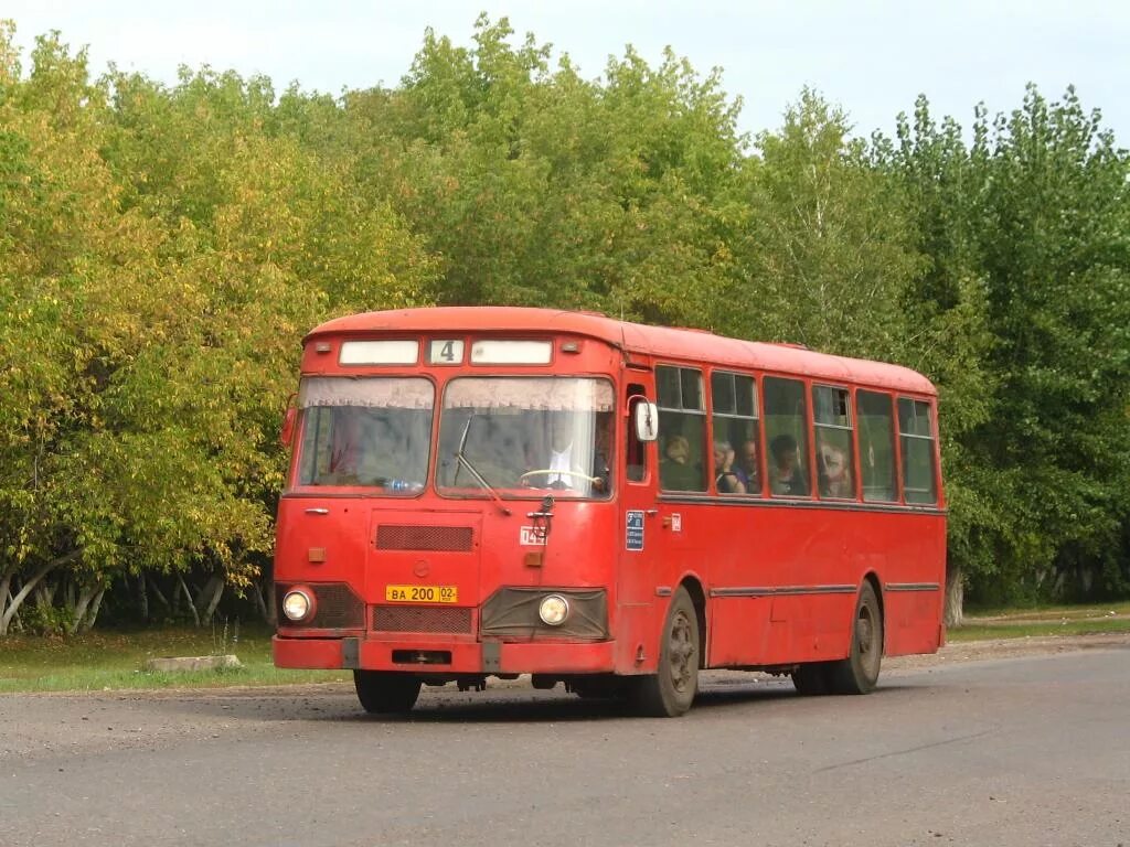 Автобус красное орехово. ЛИАЗ 677м. ЛИАЗ 677м красный. Красно белый ЛИАЗ 677. ЛИАЗ 677 оранжевый.