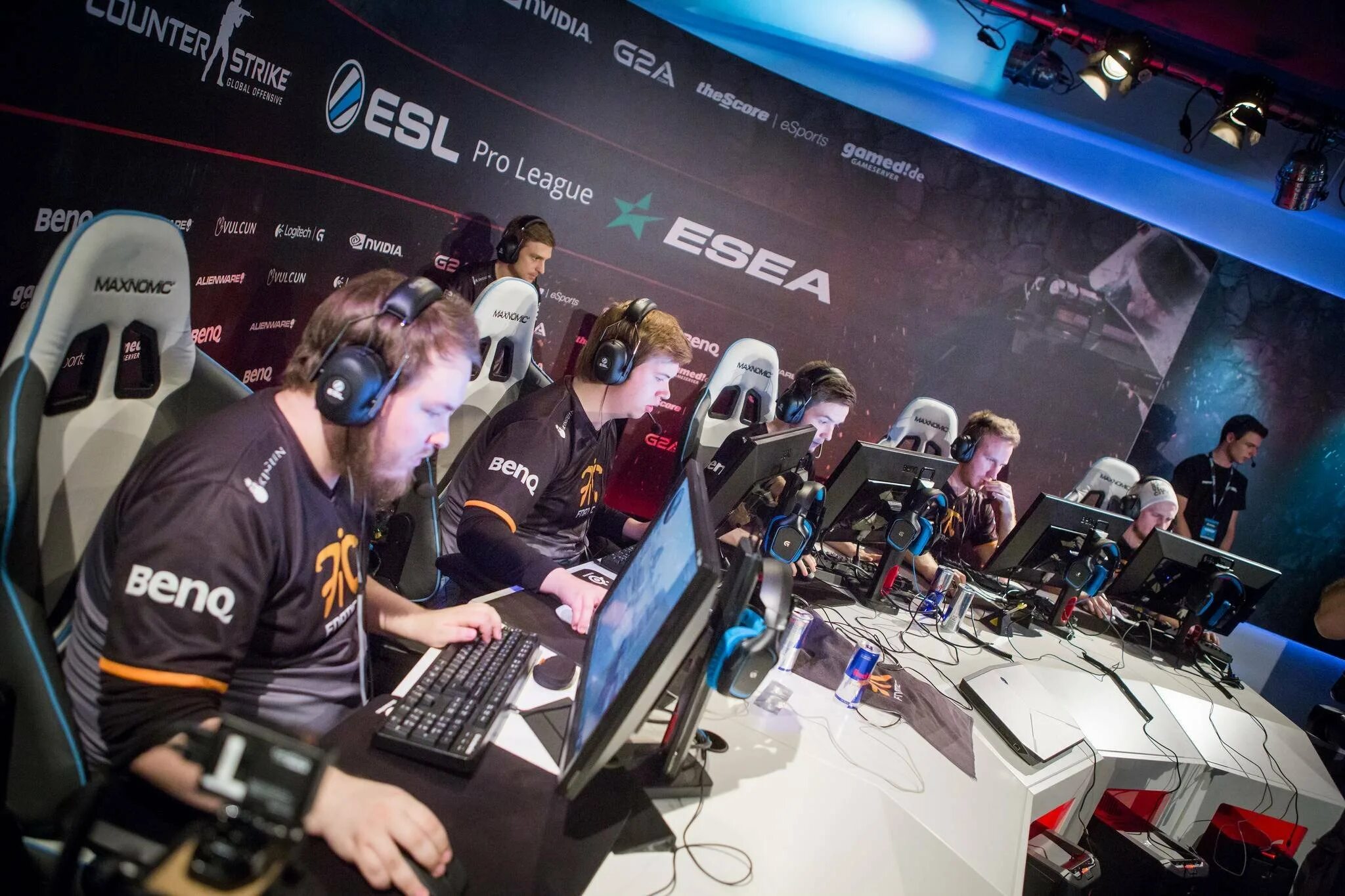Киберспорт на андроид. Кибертурнир cs go. counter strike global offensive турнир. киберспортивный турнир по cs go. кибер турнир cs go.