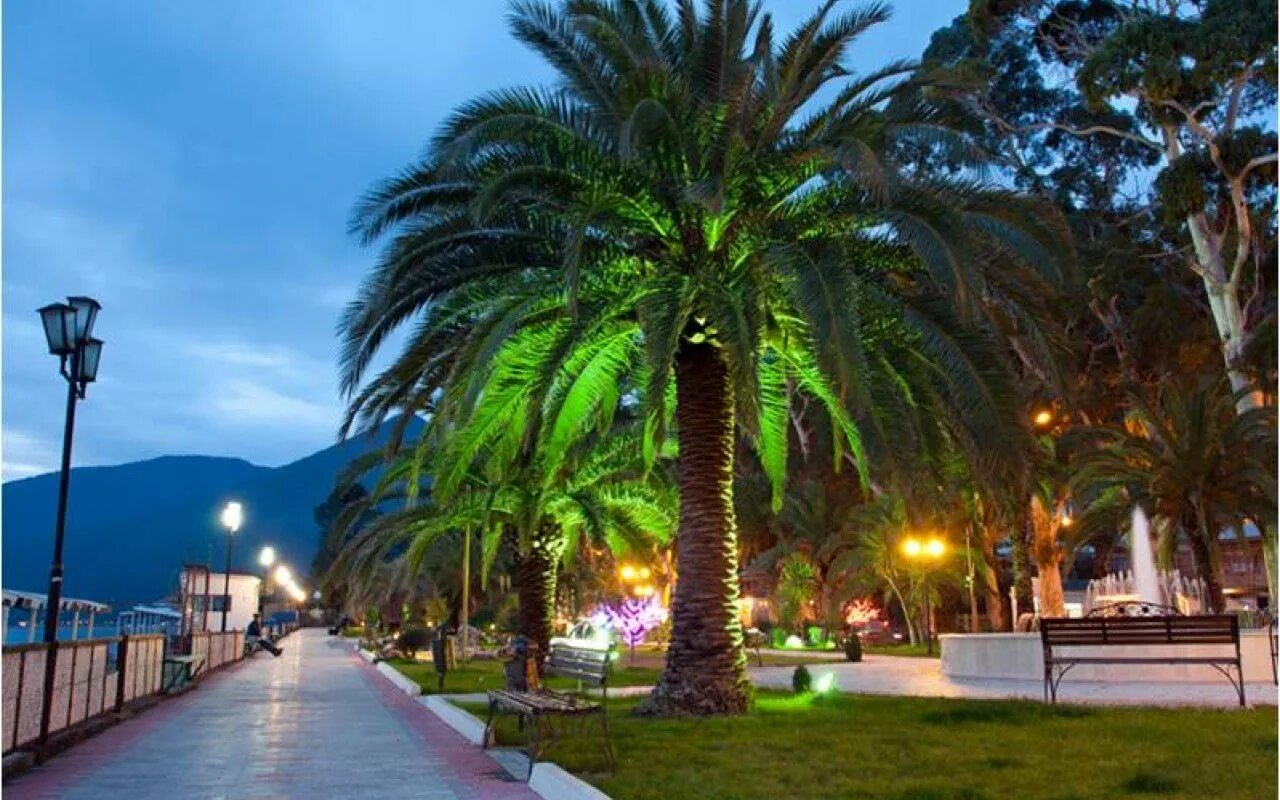 Абхазия гагры sea gagra. Гагра абхазия 2022. Гагра абхазия 2022. Гагры пляж. Набережная гагра абхазия.