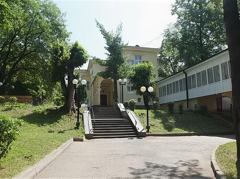 Отель Центральный военный санаторий 3* / Россия / Кисловодск - фото, туры в отел