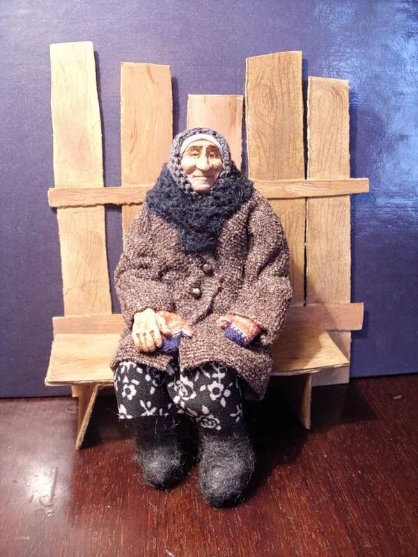 Миниатюра бабушка. Художественные куклы старушки. Миниатюра бабушка. Куклы старики и старушки. Ирина верхградская новосибирск коллекция кукол.