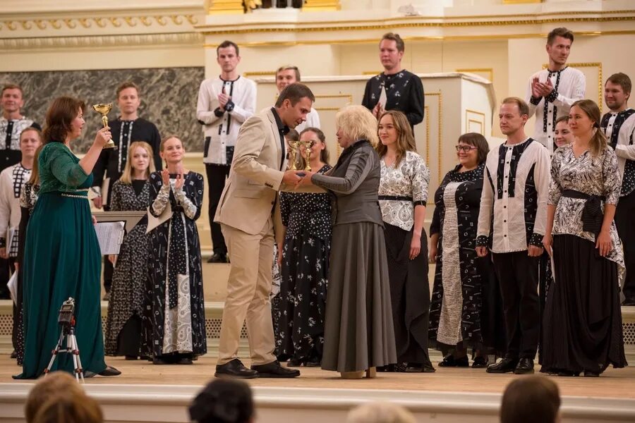 Танцевальный конкурс танцемания. Ольга выгузова хор млада. Образцовый ансамбль народного танца вдохновение талнах. Салют талантов питер. Ансамбль вдохновение санкт-петербург.