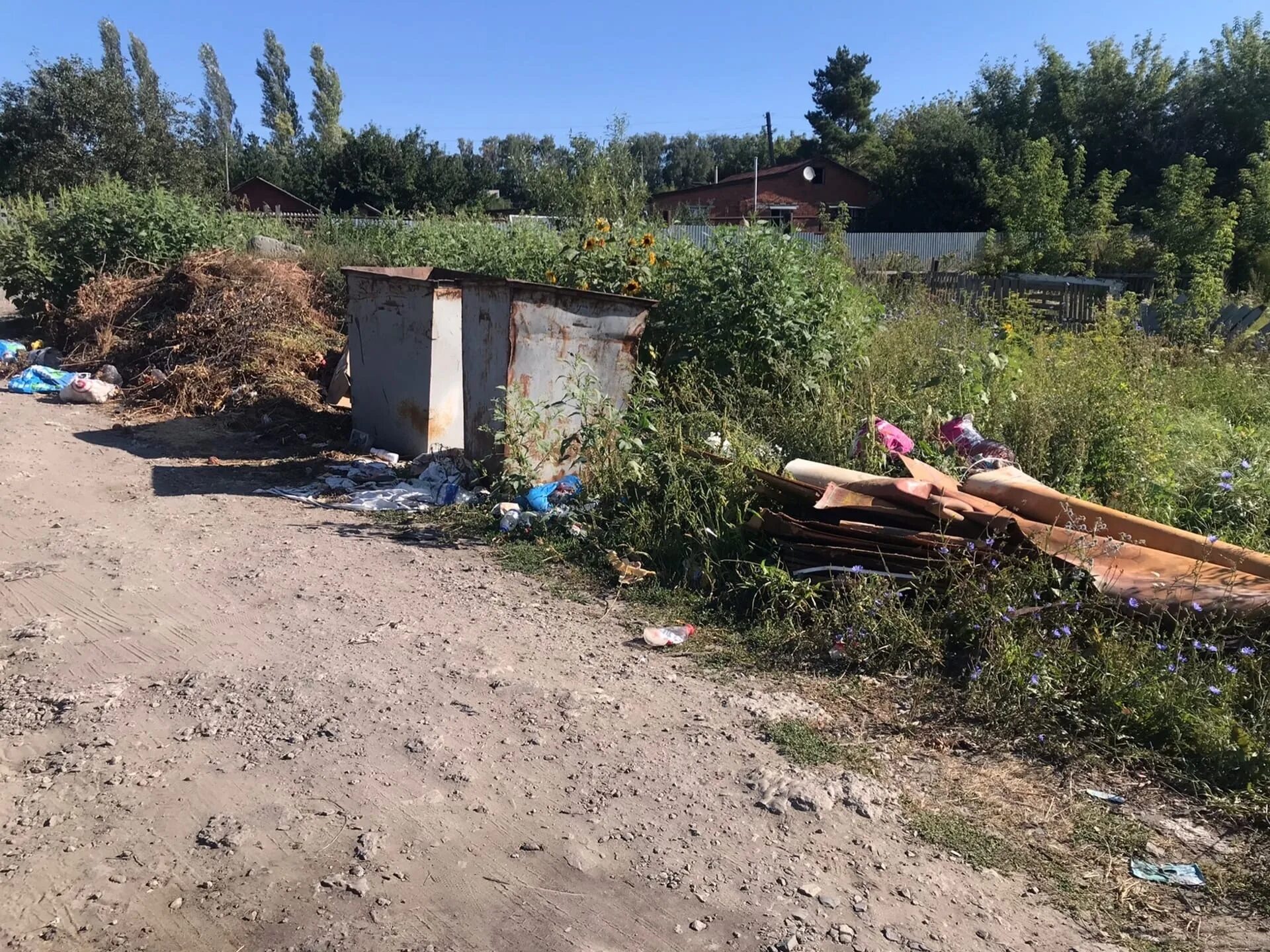 Ухтинка пензенская область. Городская свалка. Незаконная свалка угля. Городская свалка адрес.