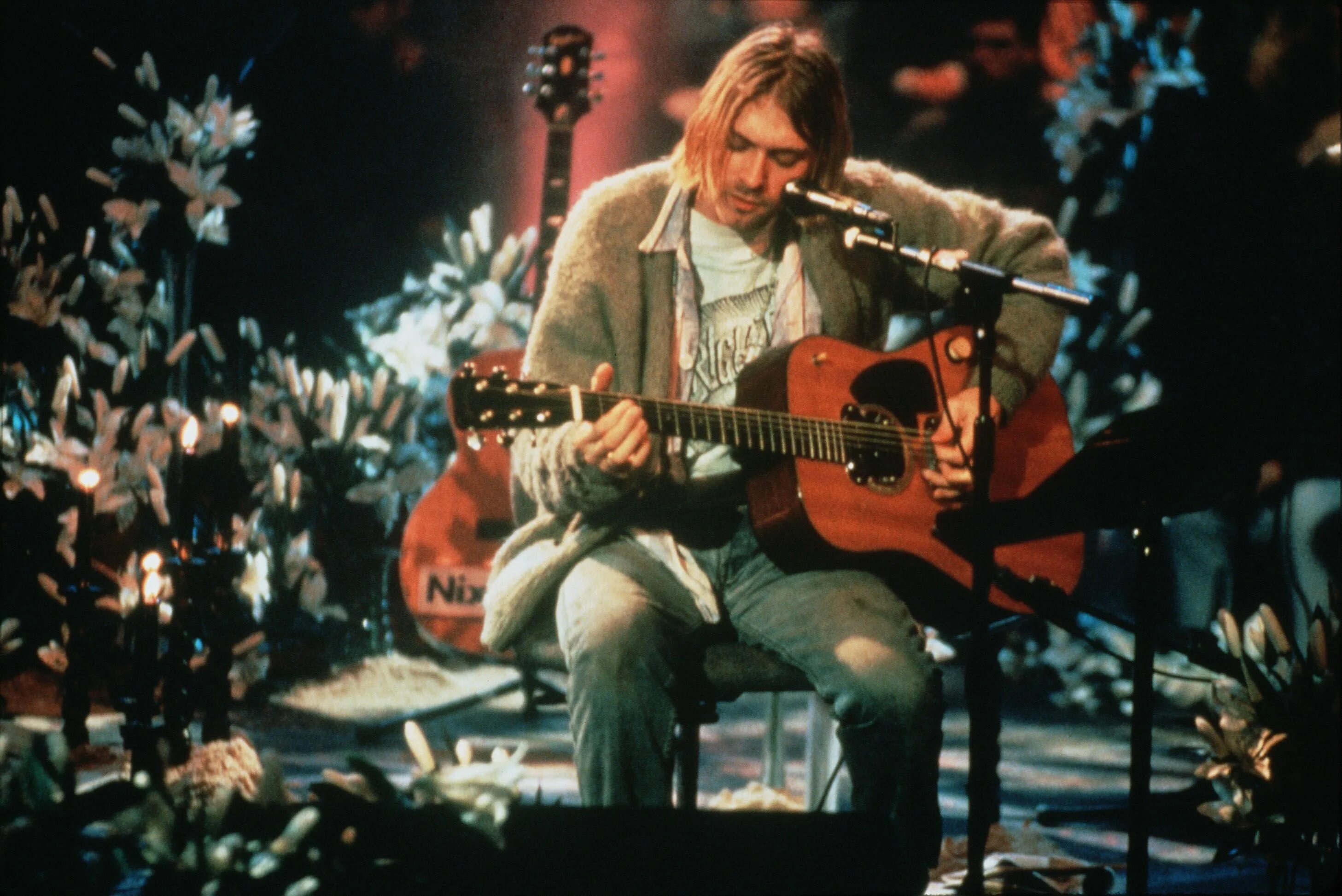 Nirvana unplugged in new. Курт Кобейн. Нирвана 1994. Курт Кобейн 1994. Курт Кобейн MTV Unplugged.