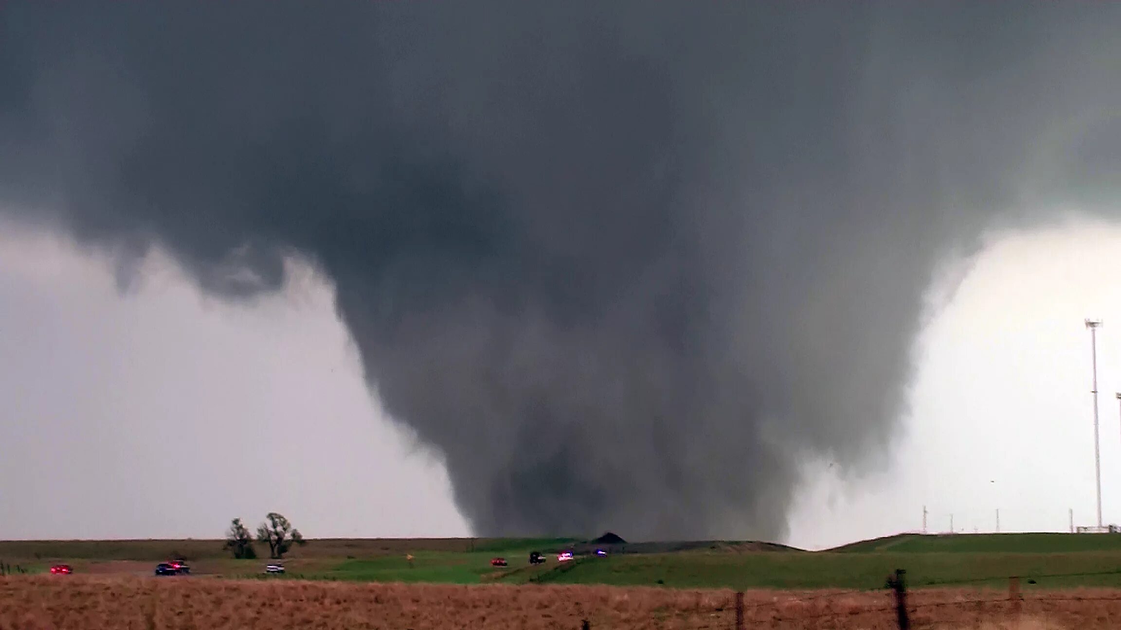 Торнадо и казанова. Multi vortex tornado. расплывчатые торнадо. снится смерч торнадо. торнадо глория диаметр торнадо.