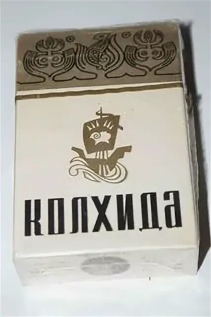 Сигарета с разных ракурсов. Сигареты родопи ссср. Варианты пачек с аякой. Сигареты золотой пляж ссср. Запечатанная пачка.