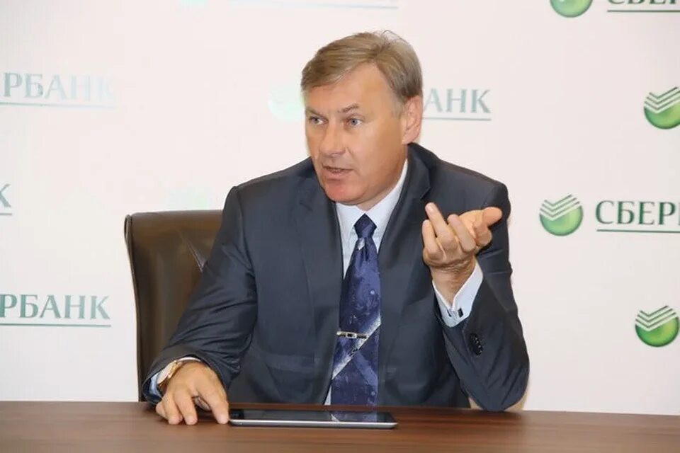Бывший управляющий сбербанка. Суковатов сергей. управляющий сбербанком рязань. руководитель среднерусского банка сбербанка. фролов сергей рязань управляющий сбербанк.