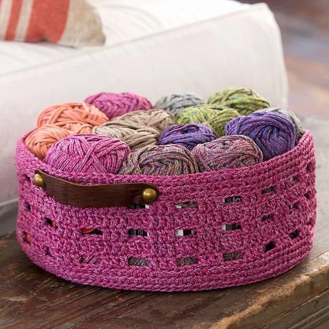 Вязание своими руками самое интересное для женщин. Вязаные корзинки. Вязаные корзинки крючком. Вязаные корзинки для мелочей. Корзины из трикотажной пряжи.