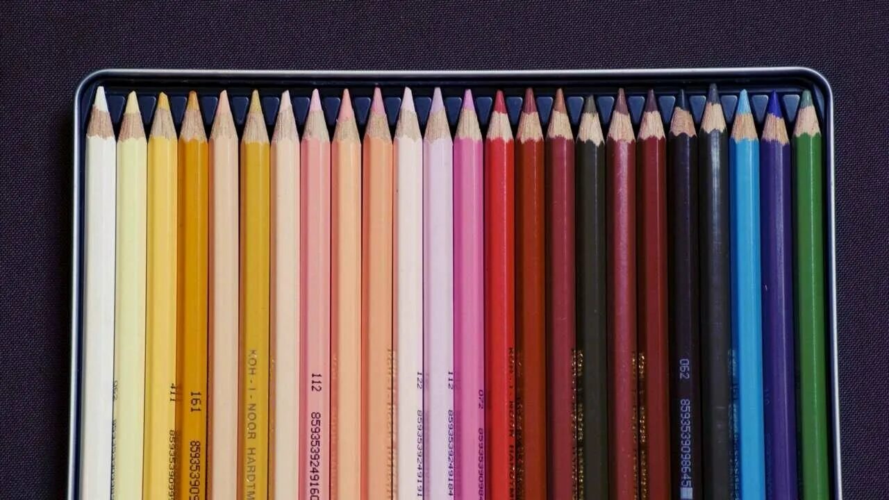 Покажи какие карандаши. Карандаши цветные. Красивые карандаши. Цветы карандашом. Рисование цветными карандашами.