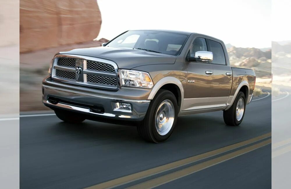 Dodge ram 4 поколения. Dodge ram 4. Накладка на капот ram 1500. Автомобиль рам пикап производитель. Dodge ram 2009.