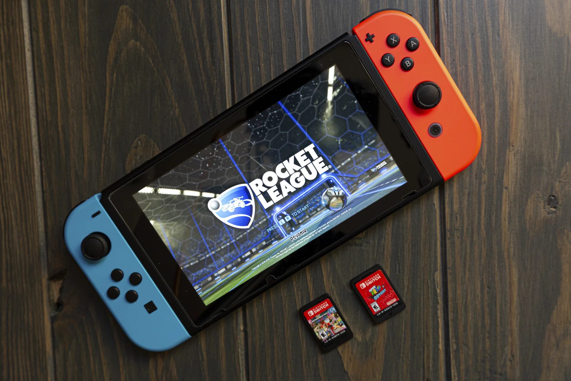 Какой nintendo switch лучше. Нинтендо свитч Лайт. Игры на Нинтендо свитч. Защитное стекло Nintendo Switch Light. Нинтендо свитч Лайт комплектация.