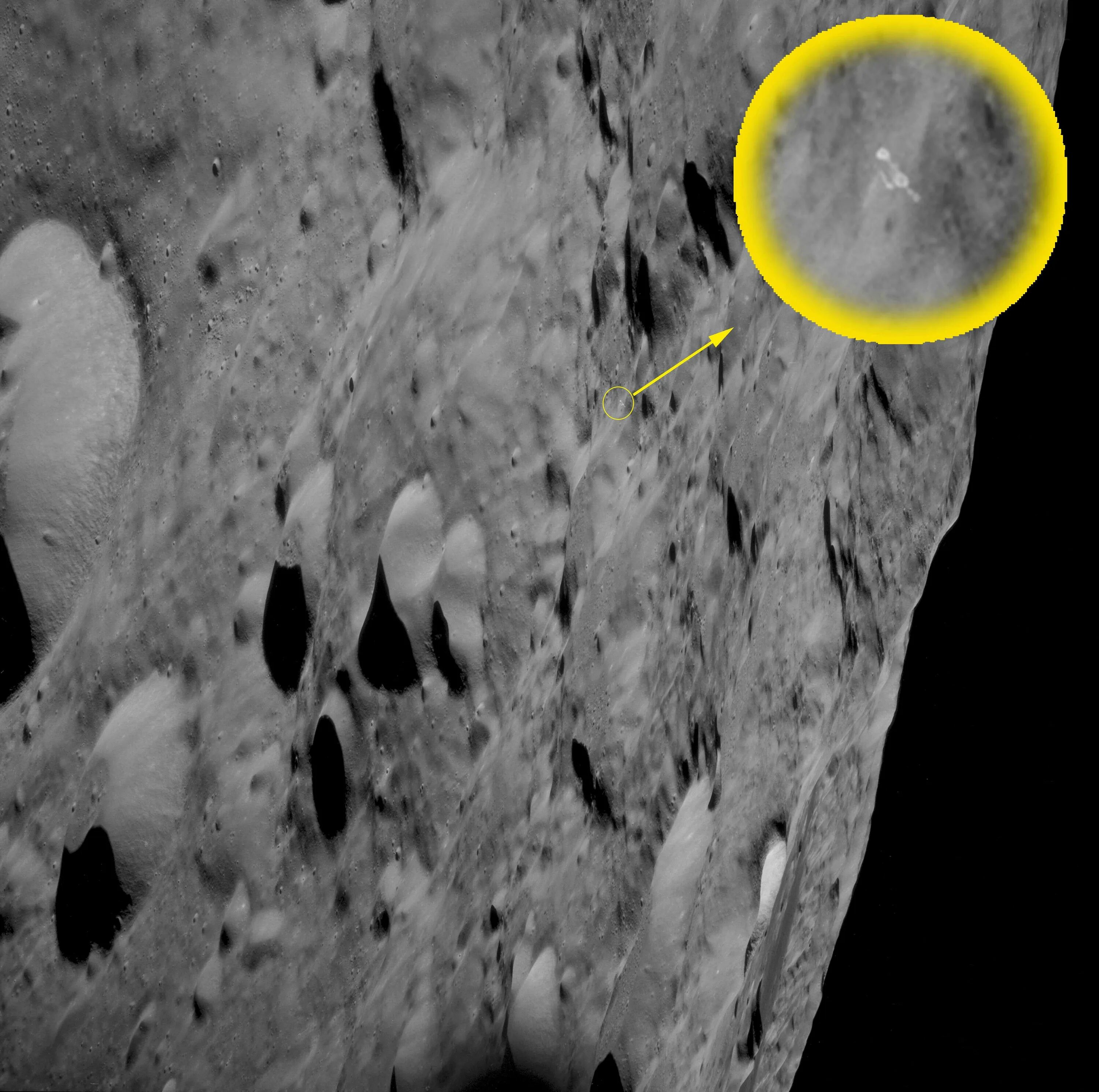 Правда ли что на луне. Обратная сторона Луны НАСА. Обратная сторона Луны снимок НАСА. Снимки обратной стороны Луны. Строения на обратной стороне Луны.