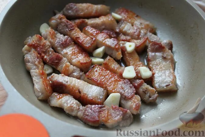 Сало со шкварками