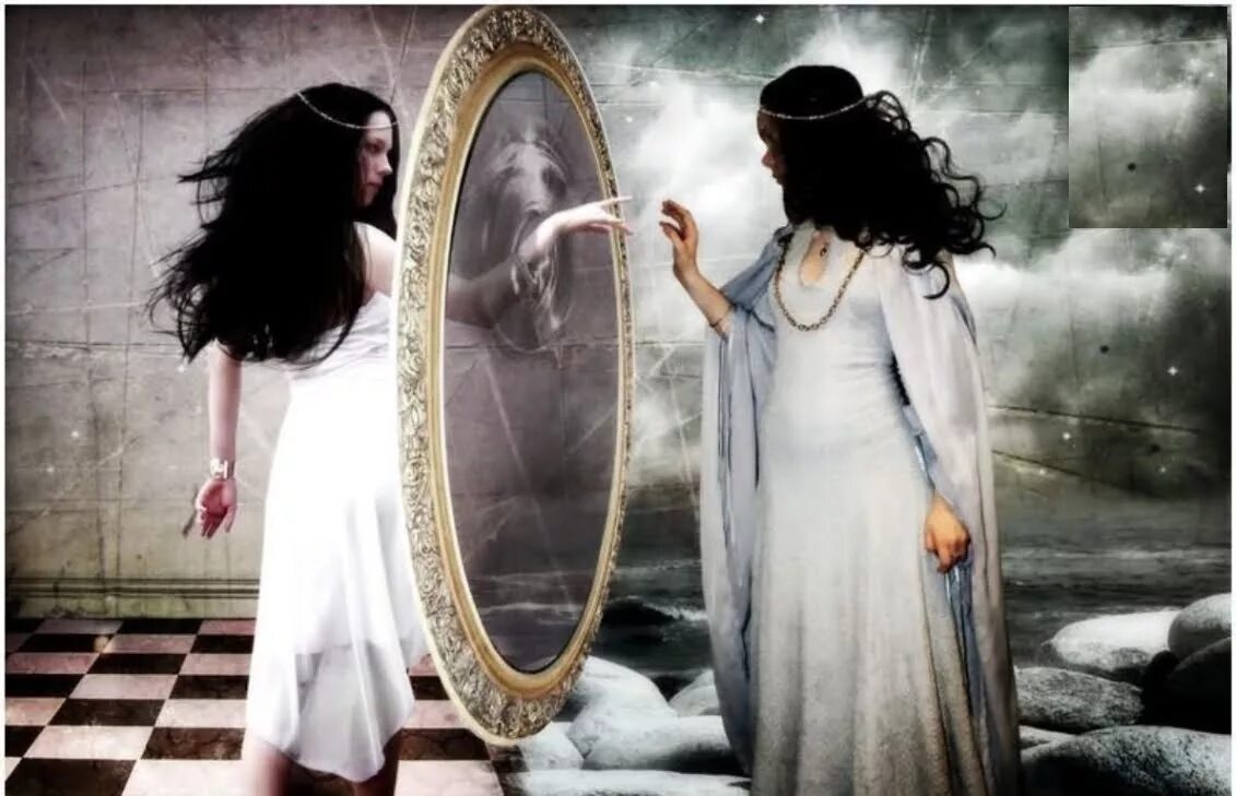 Отражение в зеркале. Девушка в зеркале. Отражение девушки в зеркале. Фотосессия с зеркалом.
