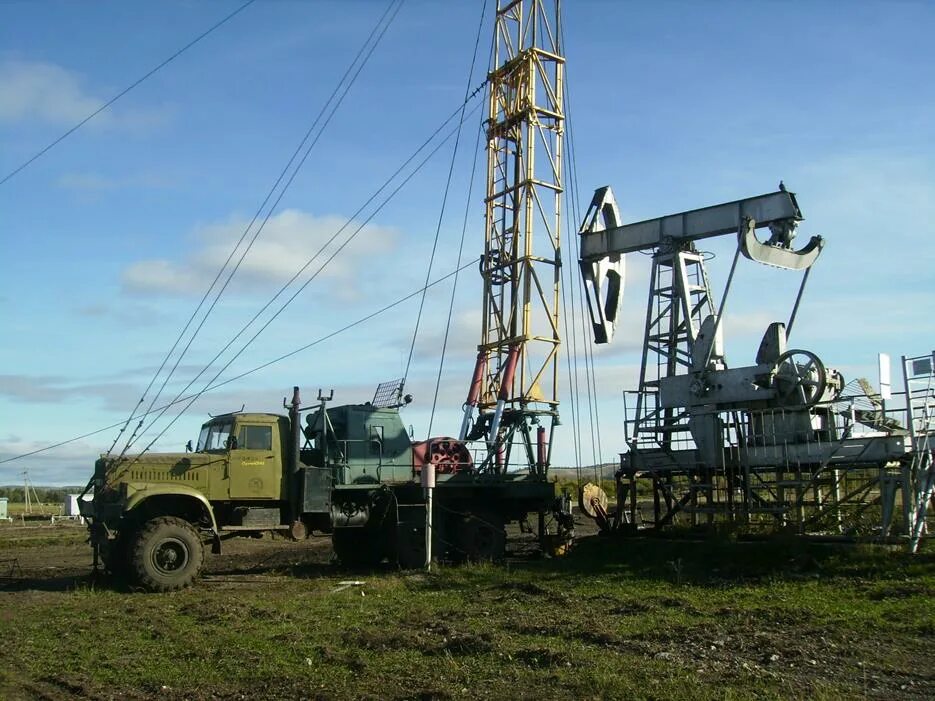 Буровой станок прс-1. Крс нефтянка роснефть. Крс нефтяных скважин помбуры в нефти. Крс буровые. Крс буровые.