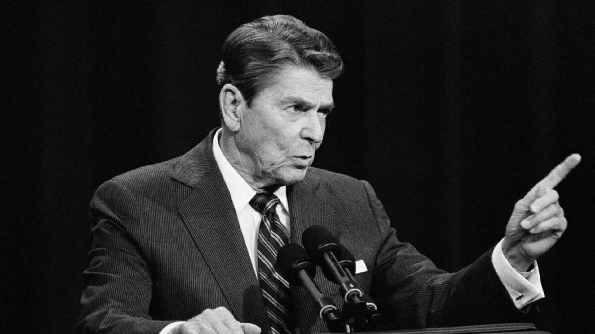 Трамп с военными. Речи американских политиков. Политические речи. Американские сенаторы. Речи американских политиков.